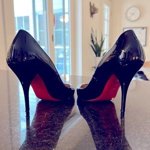 Size 39 (8us) patent leather black Christian Louboutin pumps. Clean. Gently used